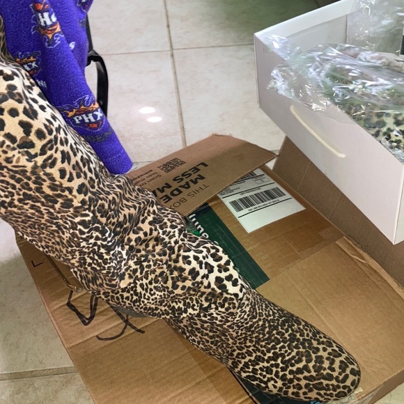 🆕leopard thigh high boots - Picture 6 of 6
